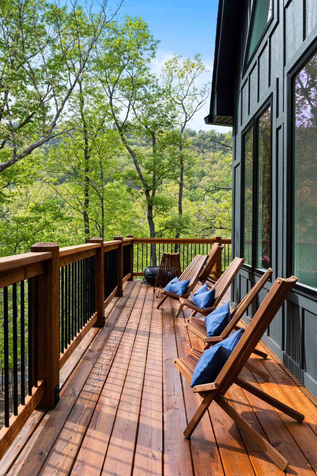 22e5675c 9b20 4ee3 81fe 7197a2467ec2