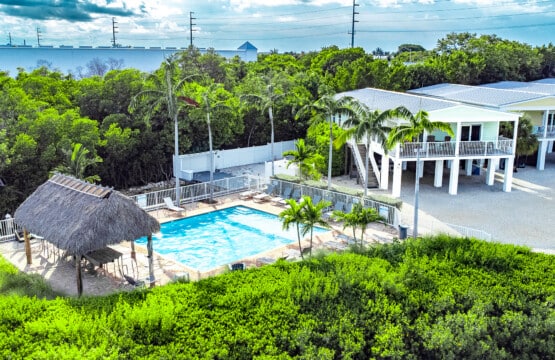 Pool days are better in the Keys, spend your afternoons swimming, relaxing, and soaking up every moment of your tropical getaway.