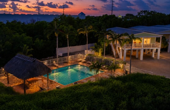 From cozy moments inside to unforgettable days outside, Life is a Marathon offers the perfect setting to relax, reconnect, and make memories together.