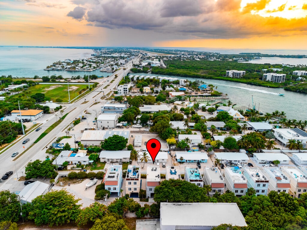 Take in stunning coastal sunsets from this perfectly located getaway.