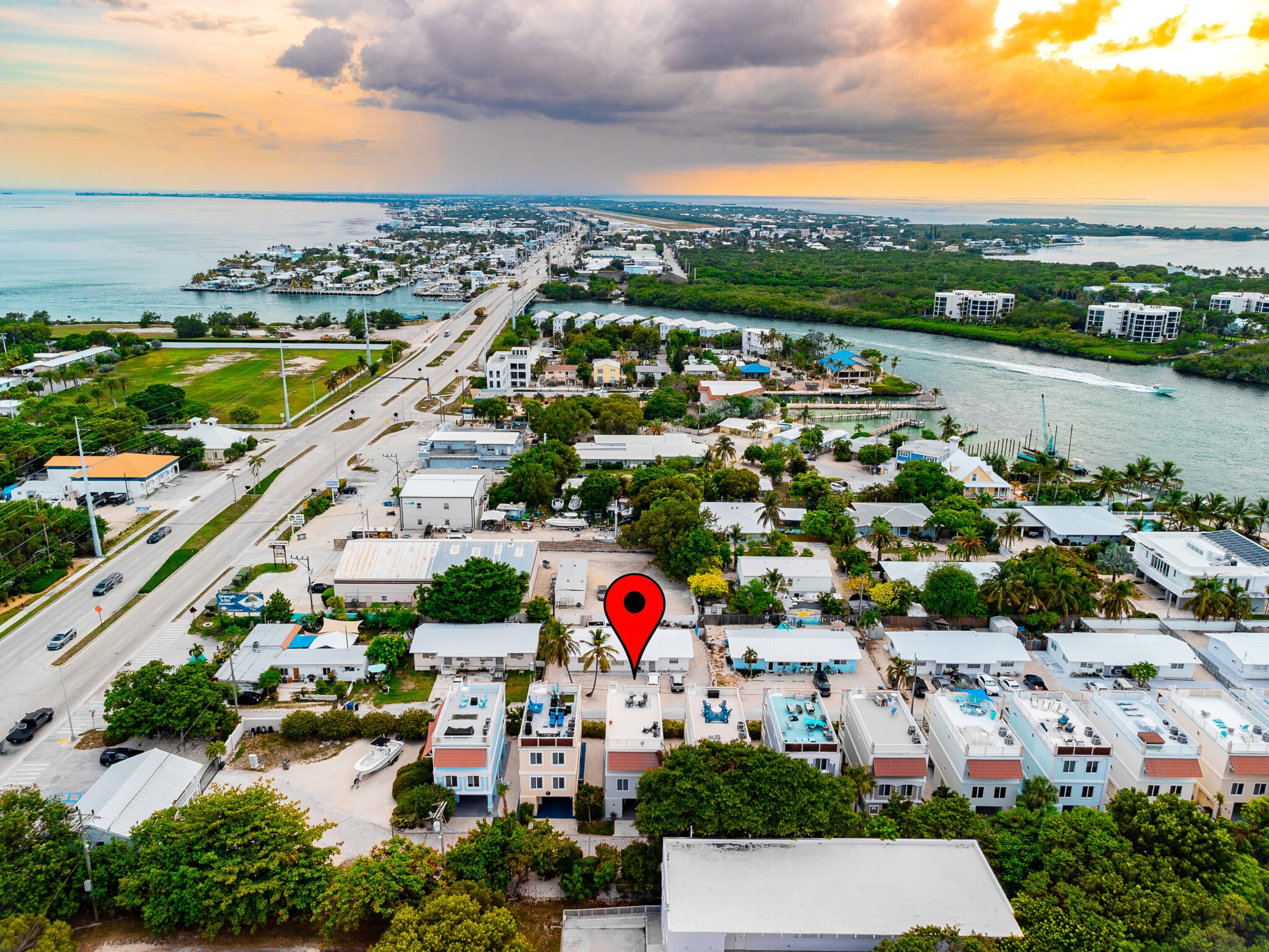 Take in stunning coastal sunsets from this perfectly located getaway.