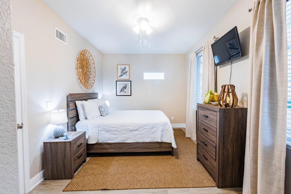 Bedroom 1 - Enjoy a restful night on the relaxing Queen Bed in this cozy, beautifully styled room