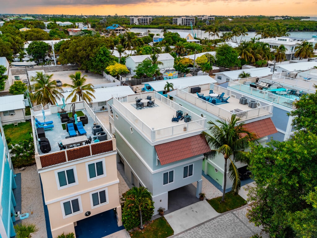 Enjoy the Rooftop surrounded by swaying palm trees and a relaxed tropical atmosphere.